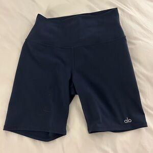 alo high waisted biker short- true Navy - 7” - Size small
